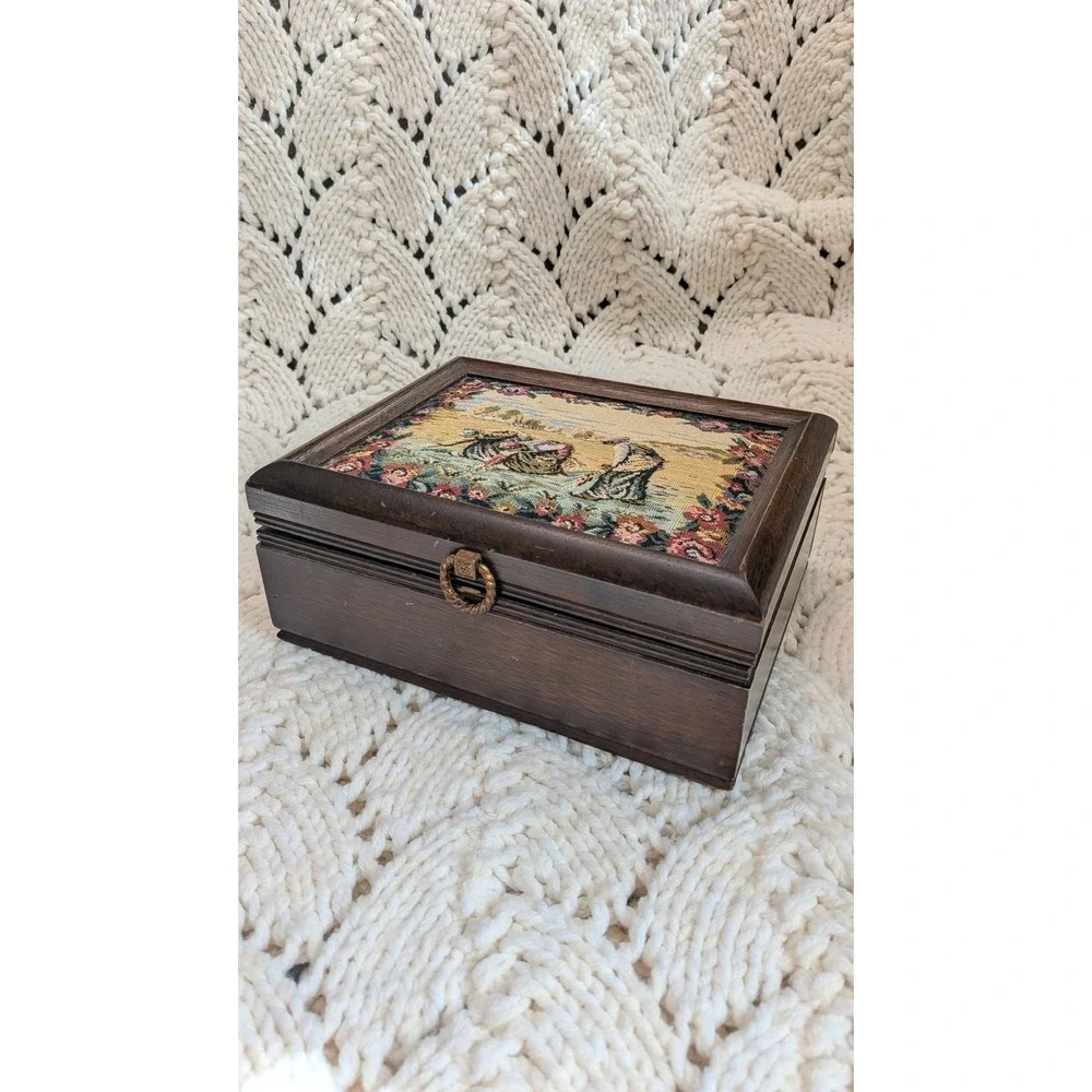 N/A vintage wooden